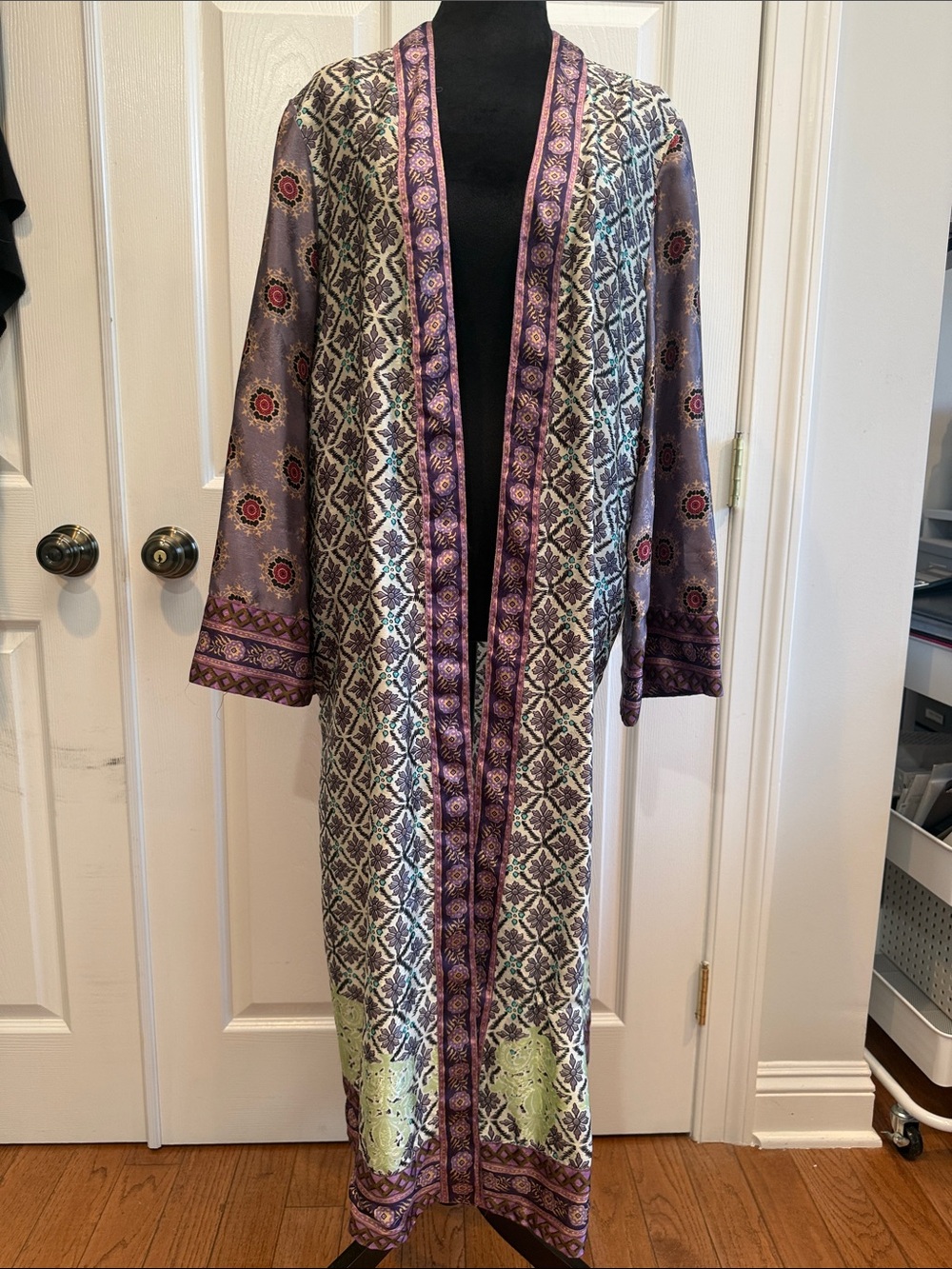 Zara Lavender and Cream Long Printed Kimono Robe